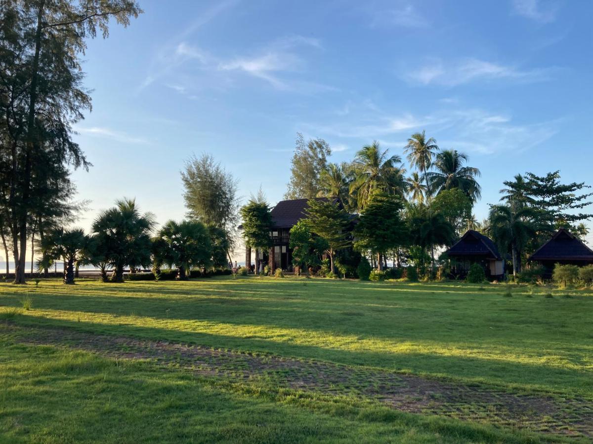 The Chevalley Beach Resort Satun Eksteriør bilde